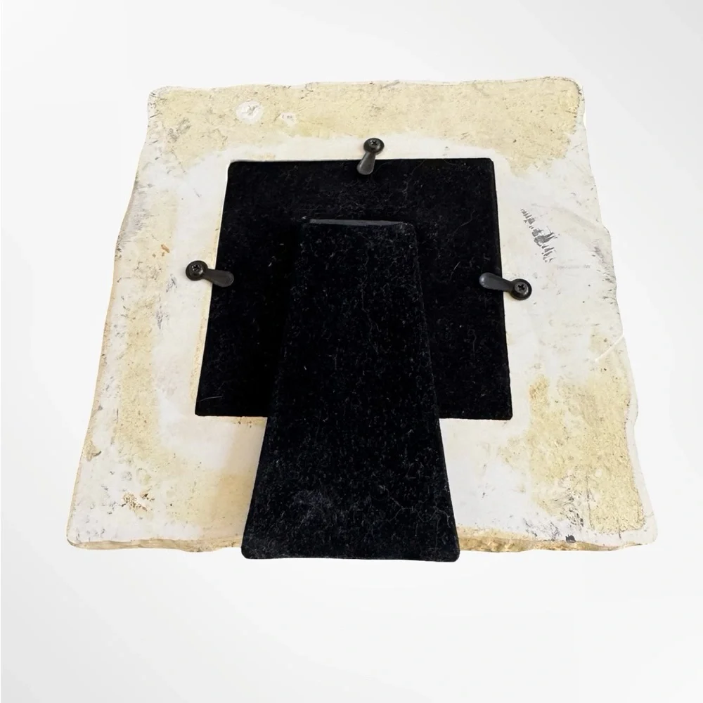Leaf Patterned Stone Look Photo Frame - Picture 3 of 7